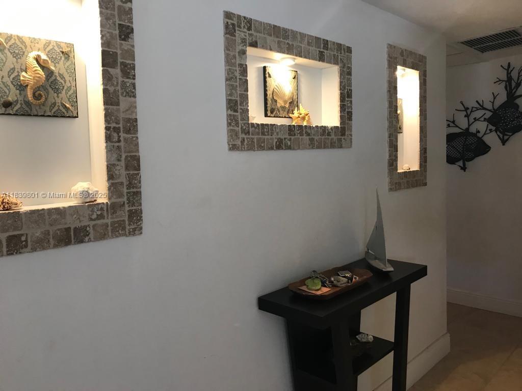 320 S Surf Rd 305 Property Photo 13