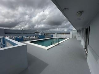 320 S Surf Rd 305 Property Photo 22