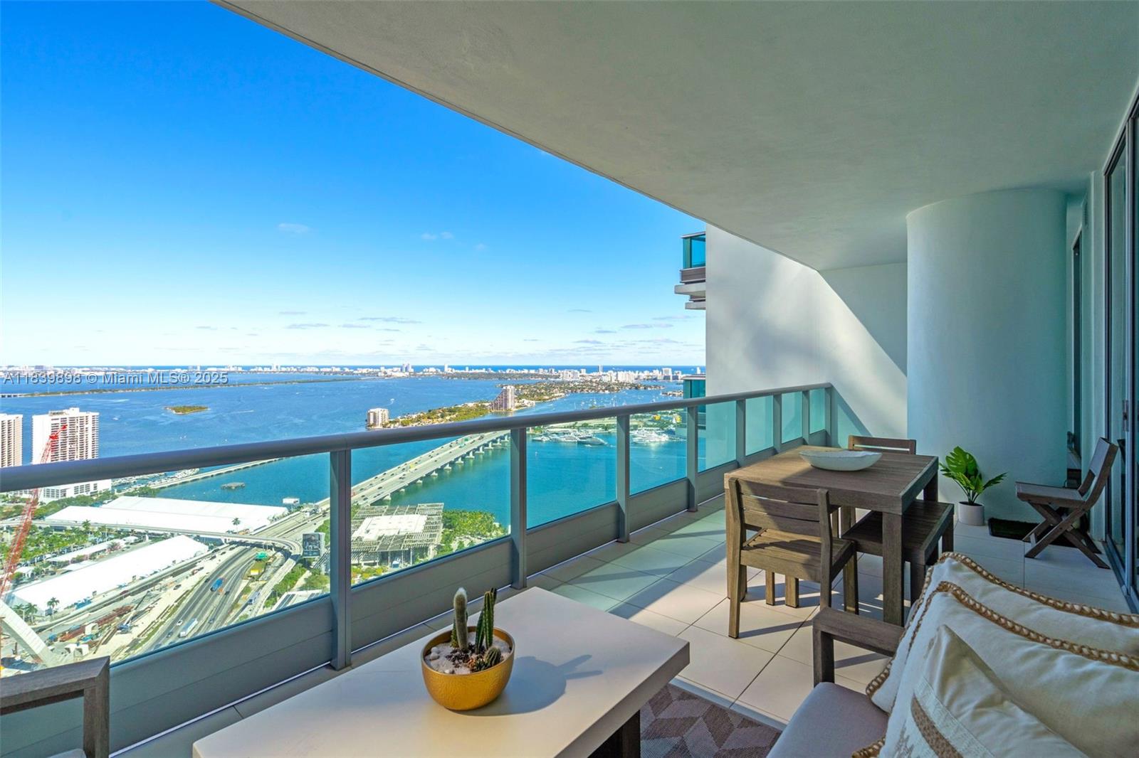 900 Biscayne Blvd 5208 Property Photo 1