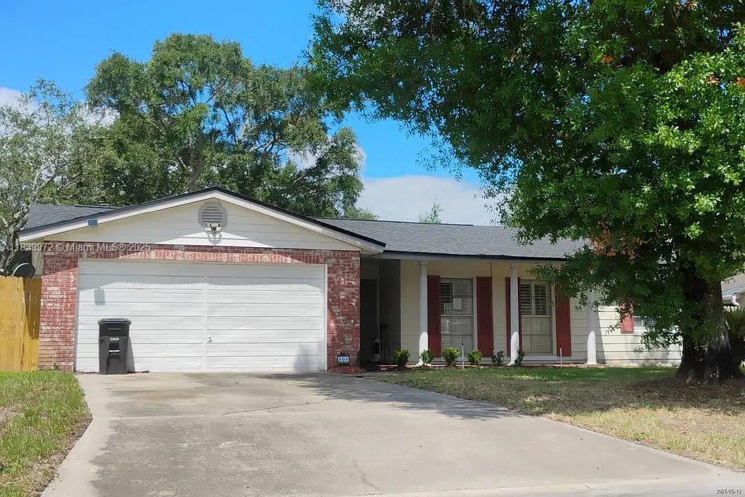 808 Woodling Pl Property Photo 1