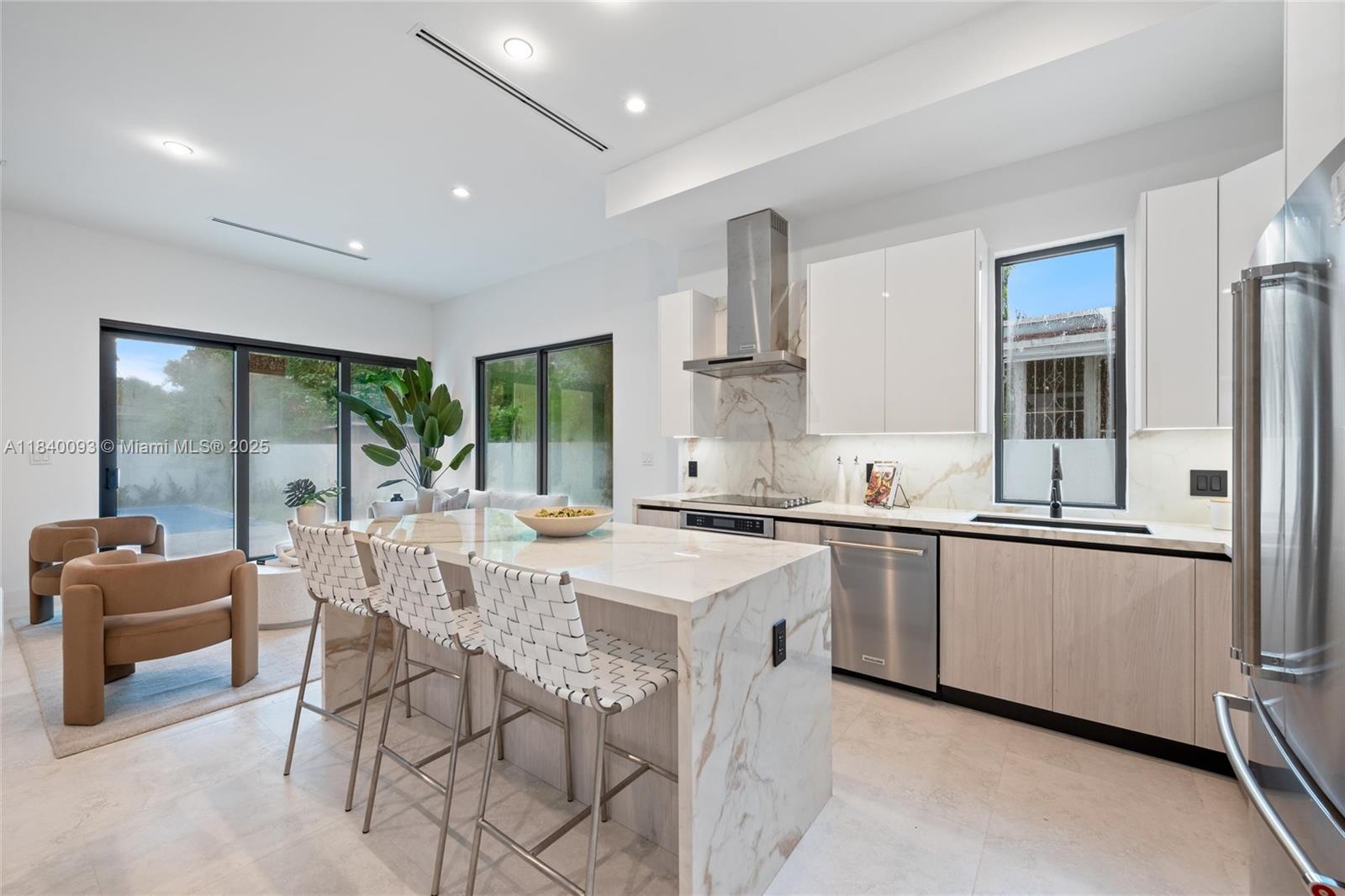 2937 Sw 21st St Property Photo 6