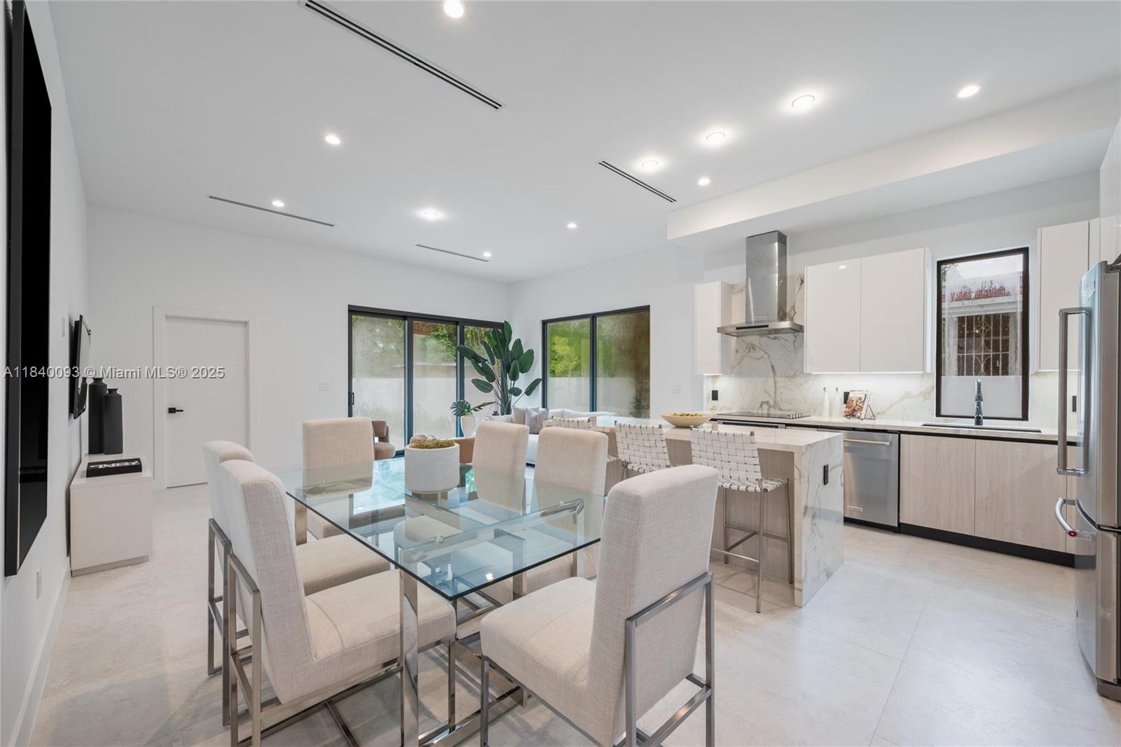 2937 Sw 21st St Property Photo 9