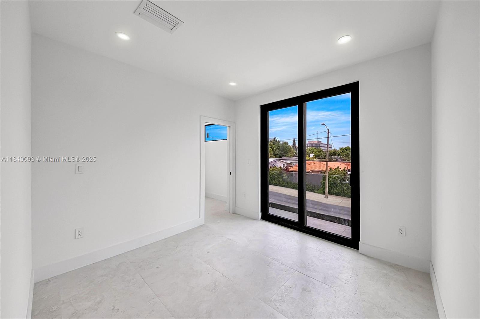 2937 Sw 21st St Property Photo 20