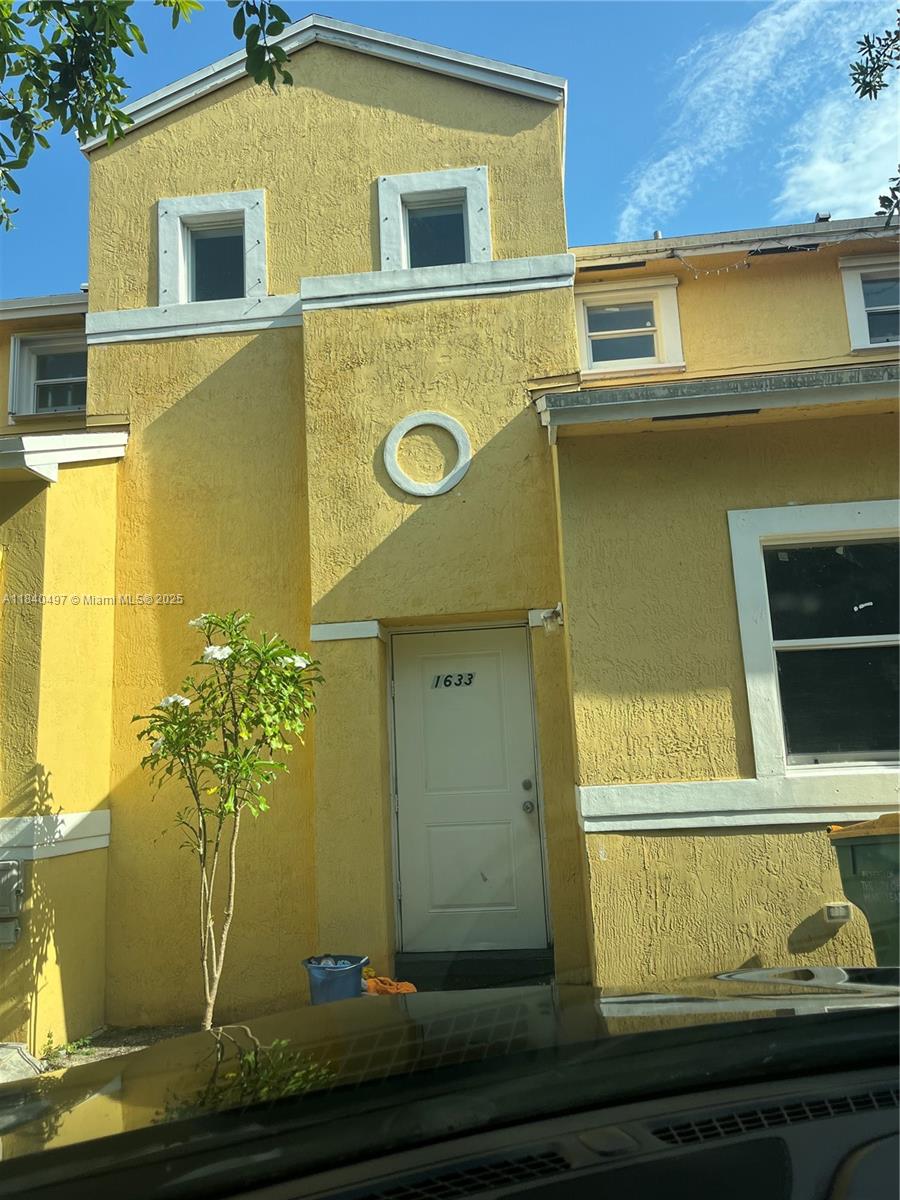 1633 Sunrise Blvd Property Photo 1