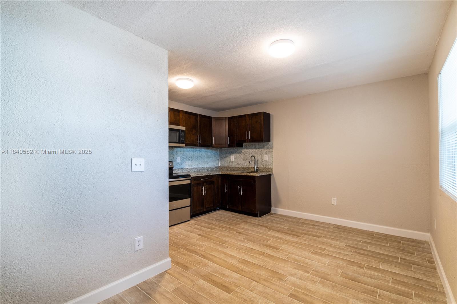 601 S Flagler Ave 4 Property Photo 4