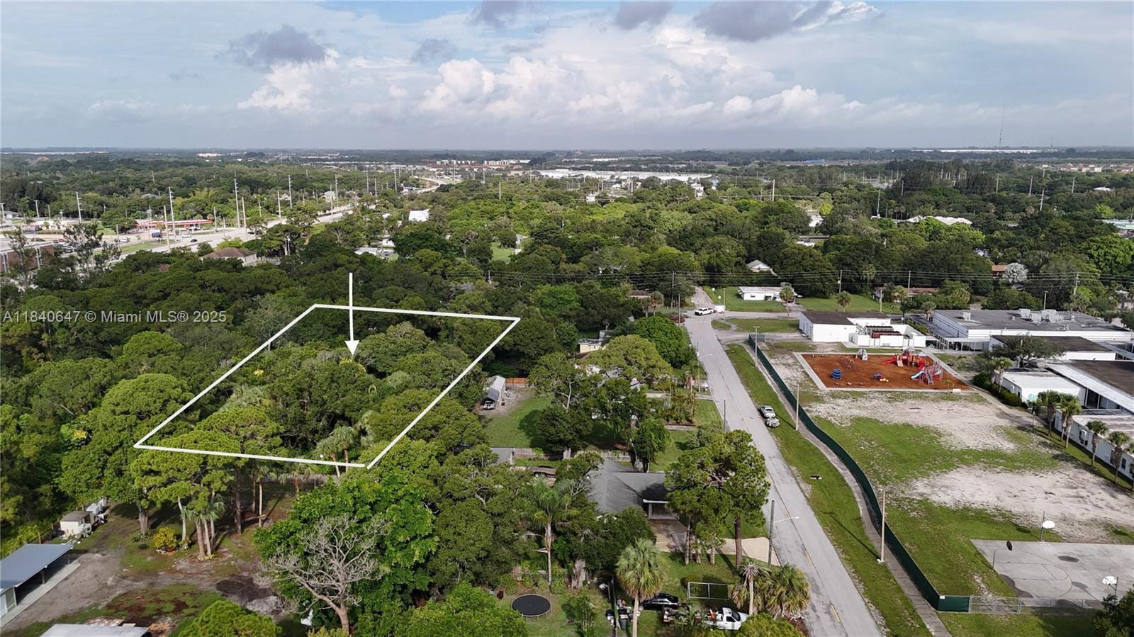 1 Tennessee Ave Property Photo 2