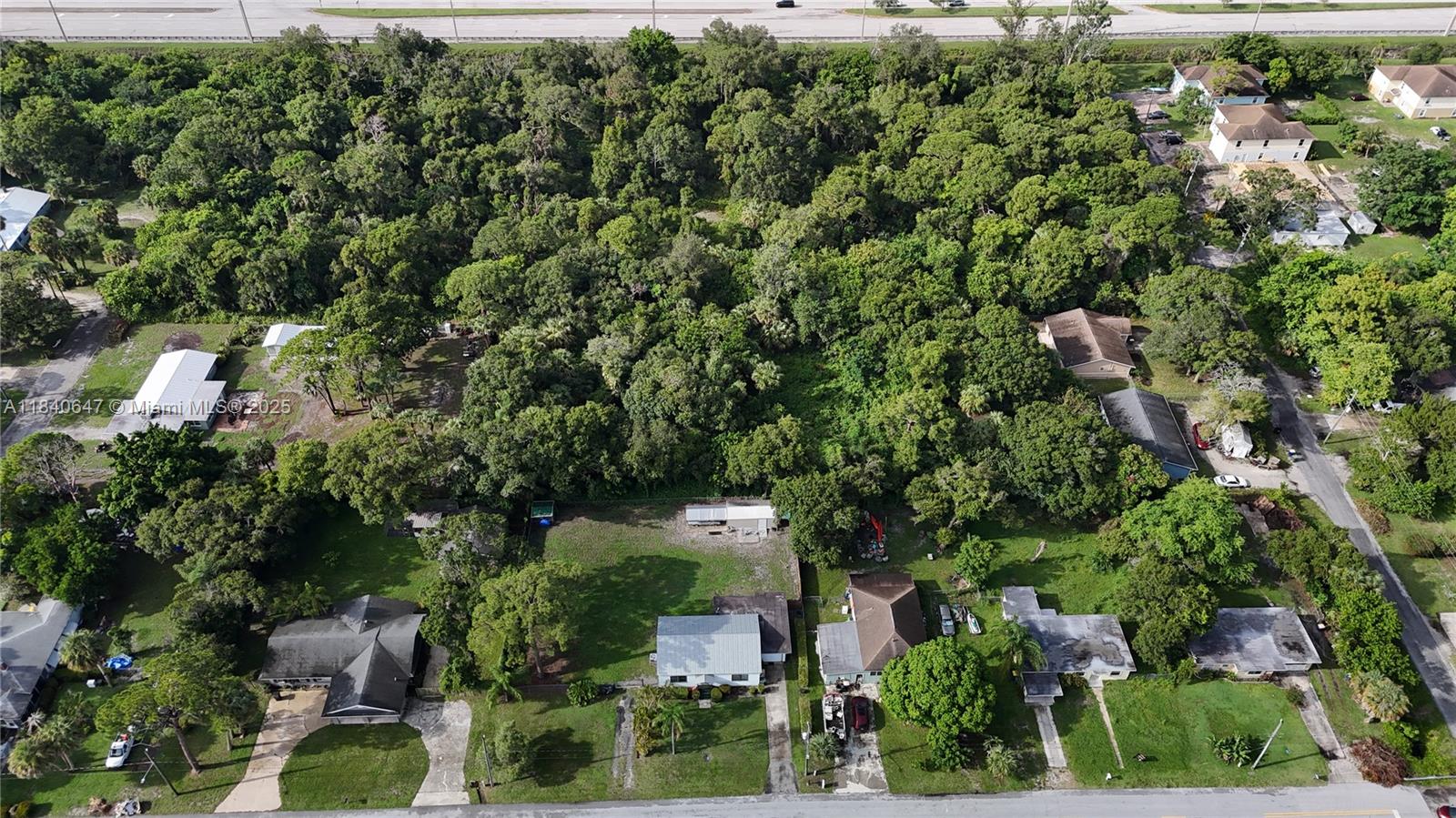1 Tennessee Ave Property Photo 6