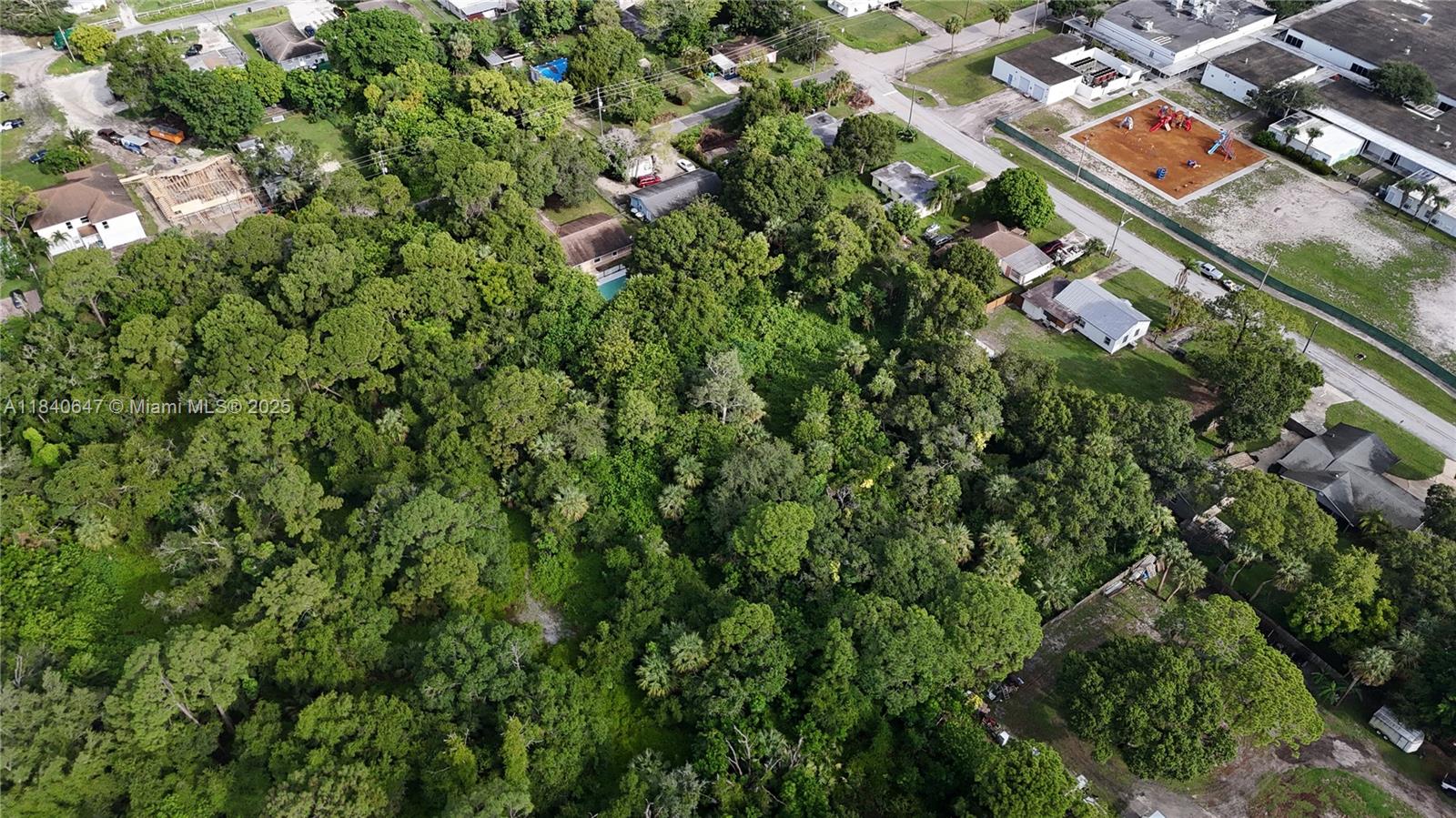 1 Tennessee Ave Property Photo 15
