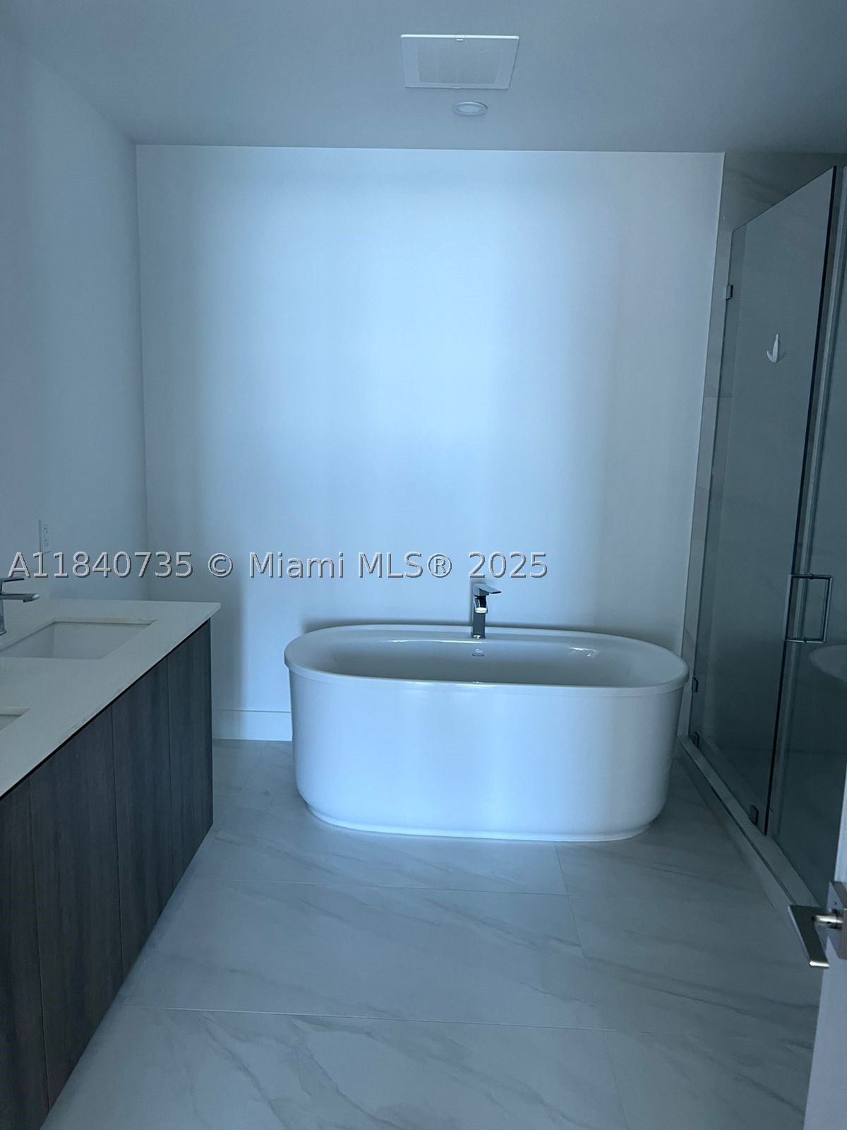 17550 Collins Ave 1004 Property Photo 6