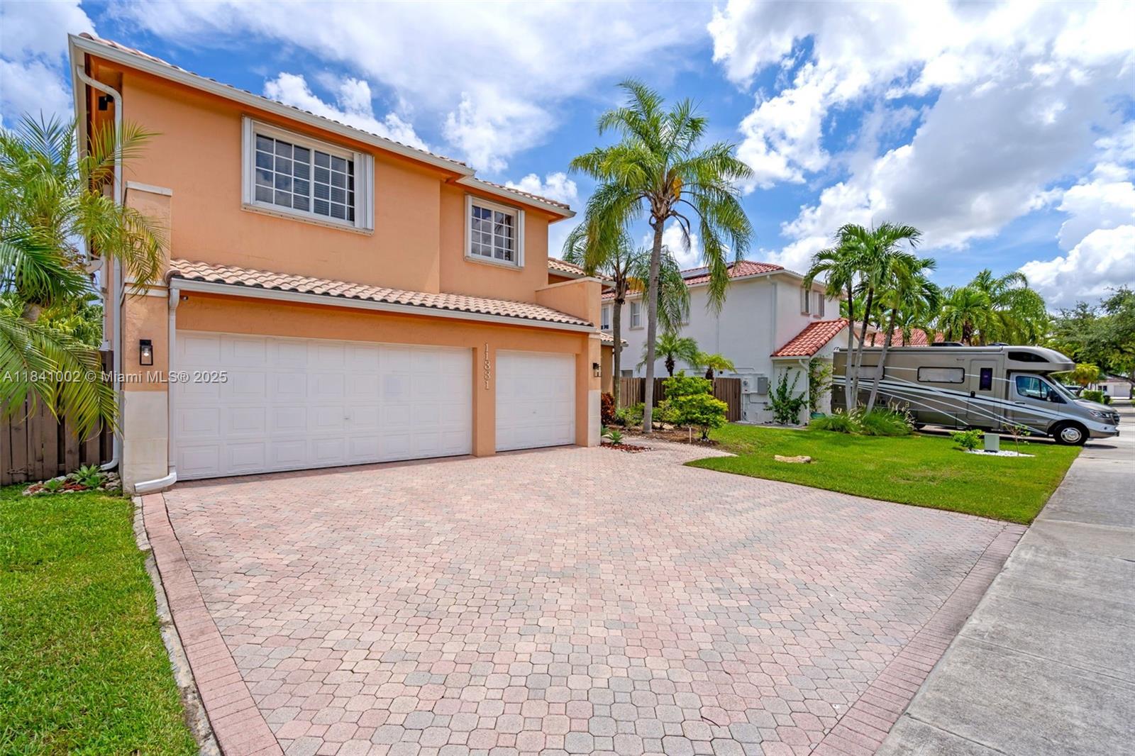 11331 Nw 64th Ter Property Photo 2