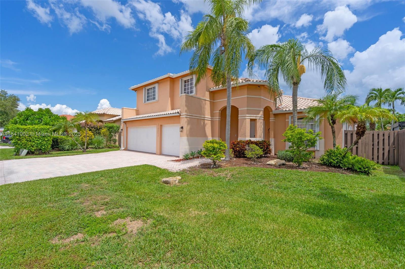 11331 Nw 64th Ter Property Photo 3