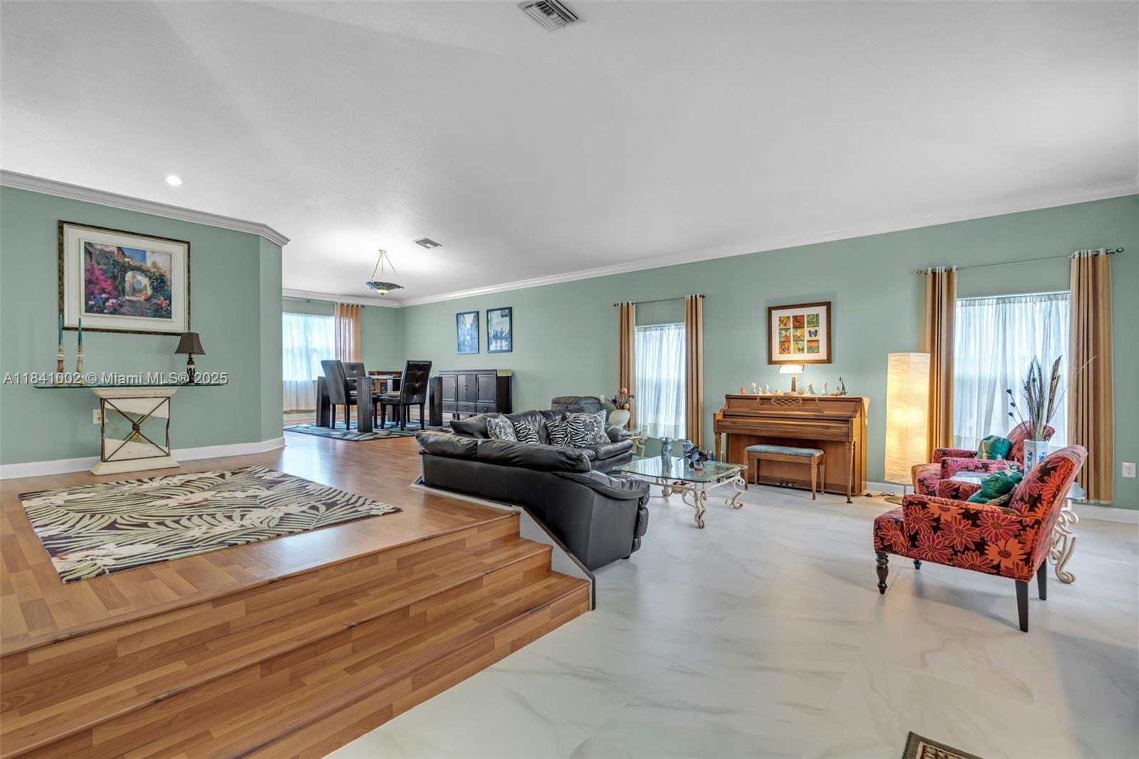 11331 Nw 64th Ter Property Photo 4