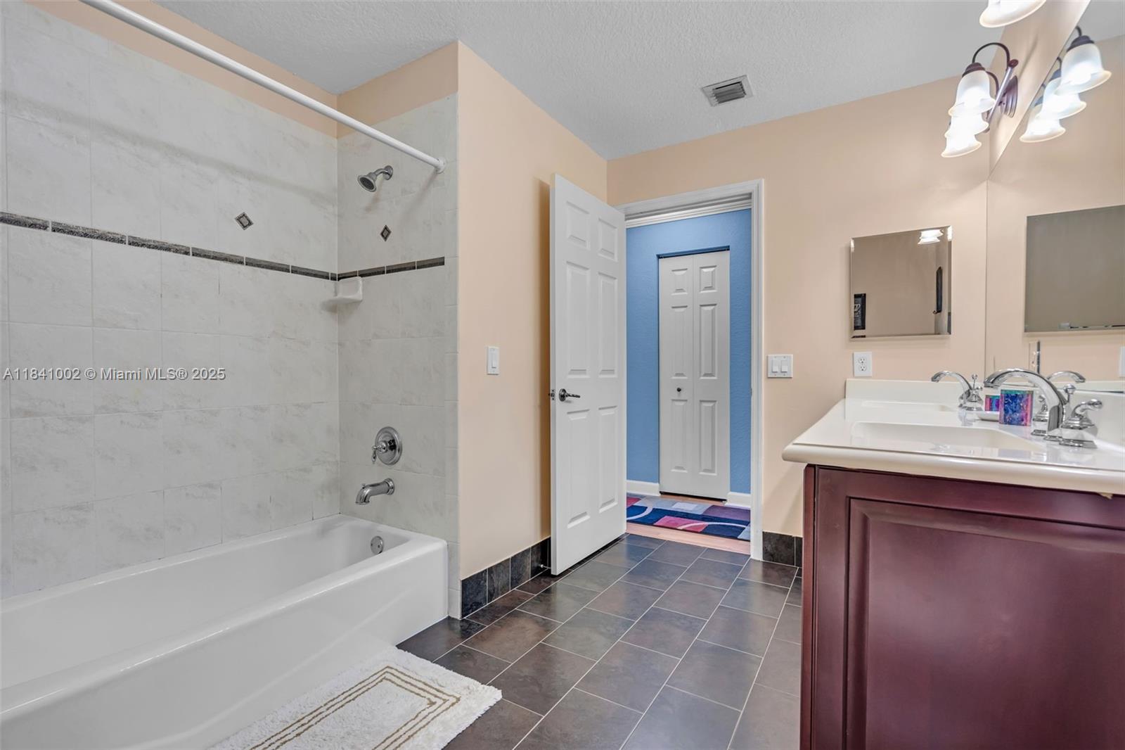 11331 Nw 64th Ter Property Photo 25