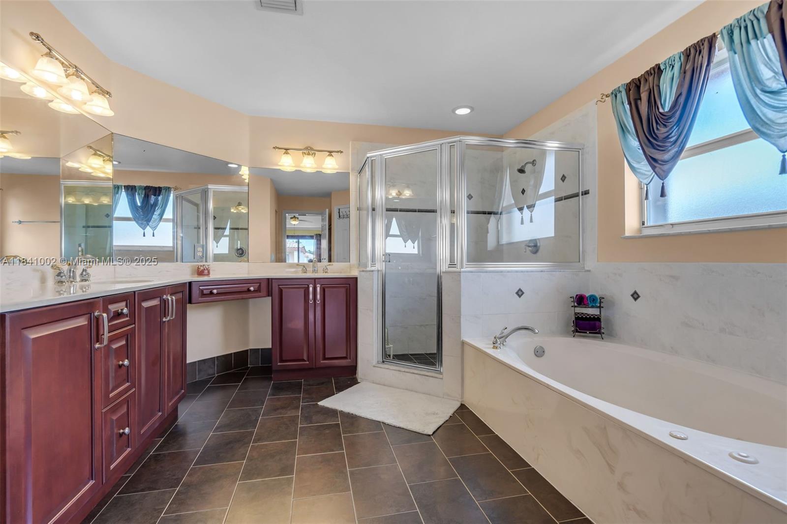 11331 Nw 64th Ter Property Photo 34