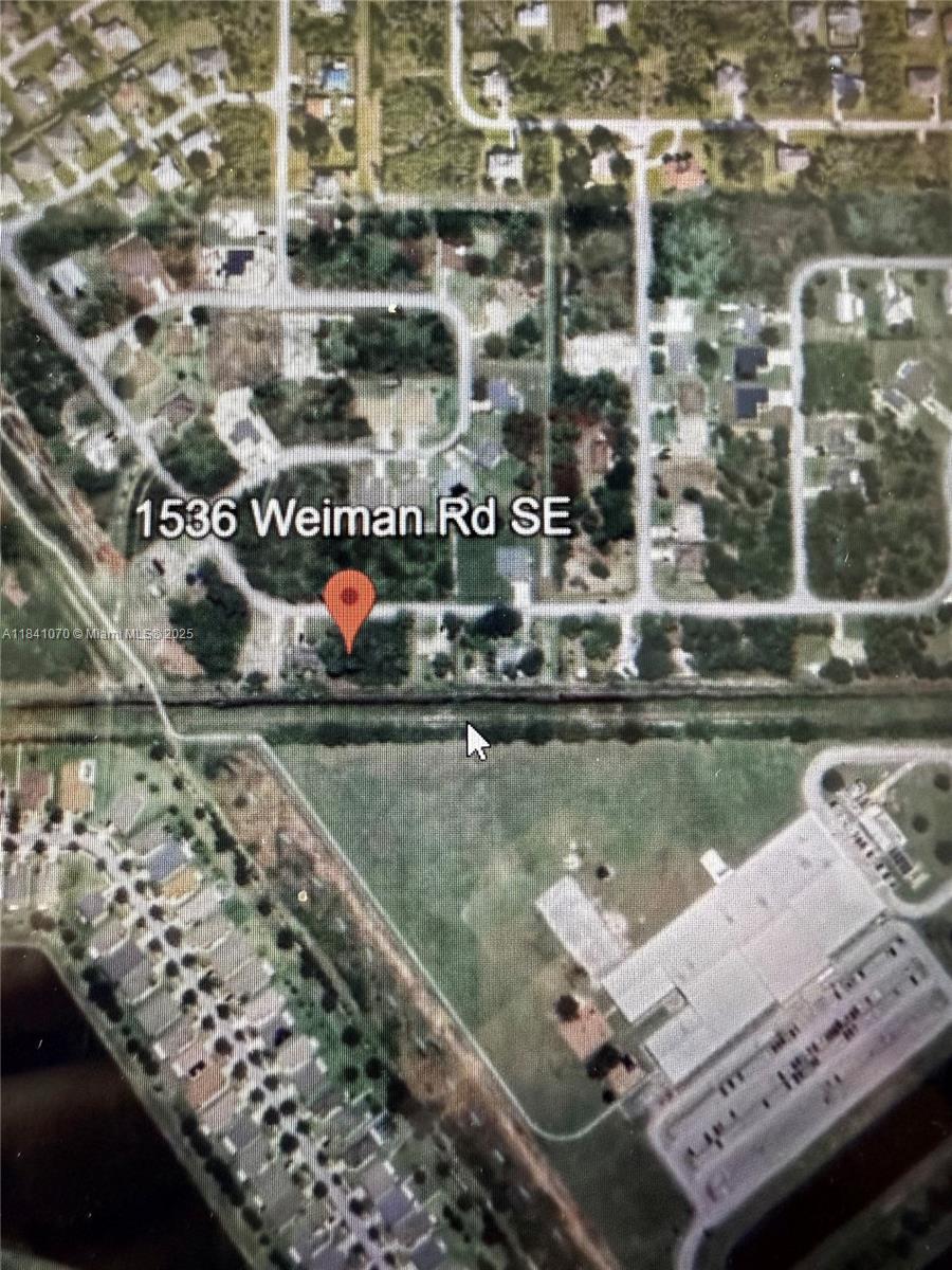 1536 Se Weiman Rd Property Photo 1
