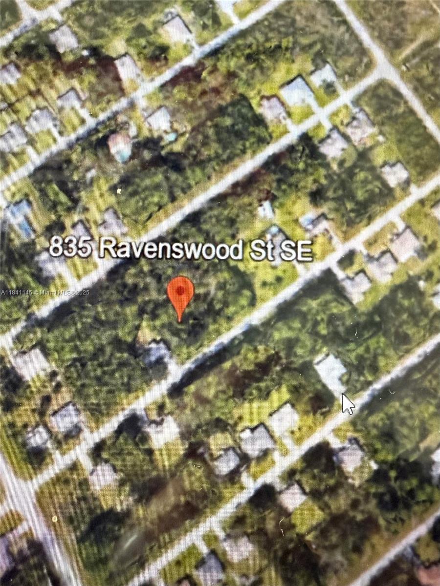 835 Ravenswood St Property Photo 1
