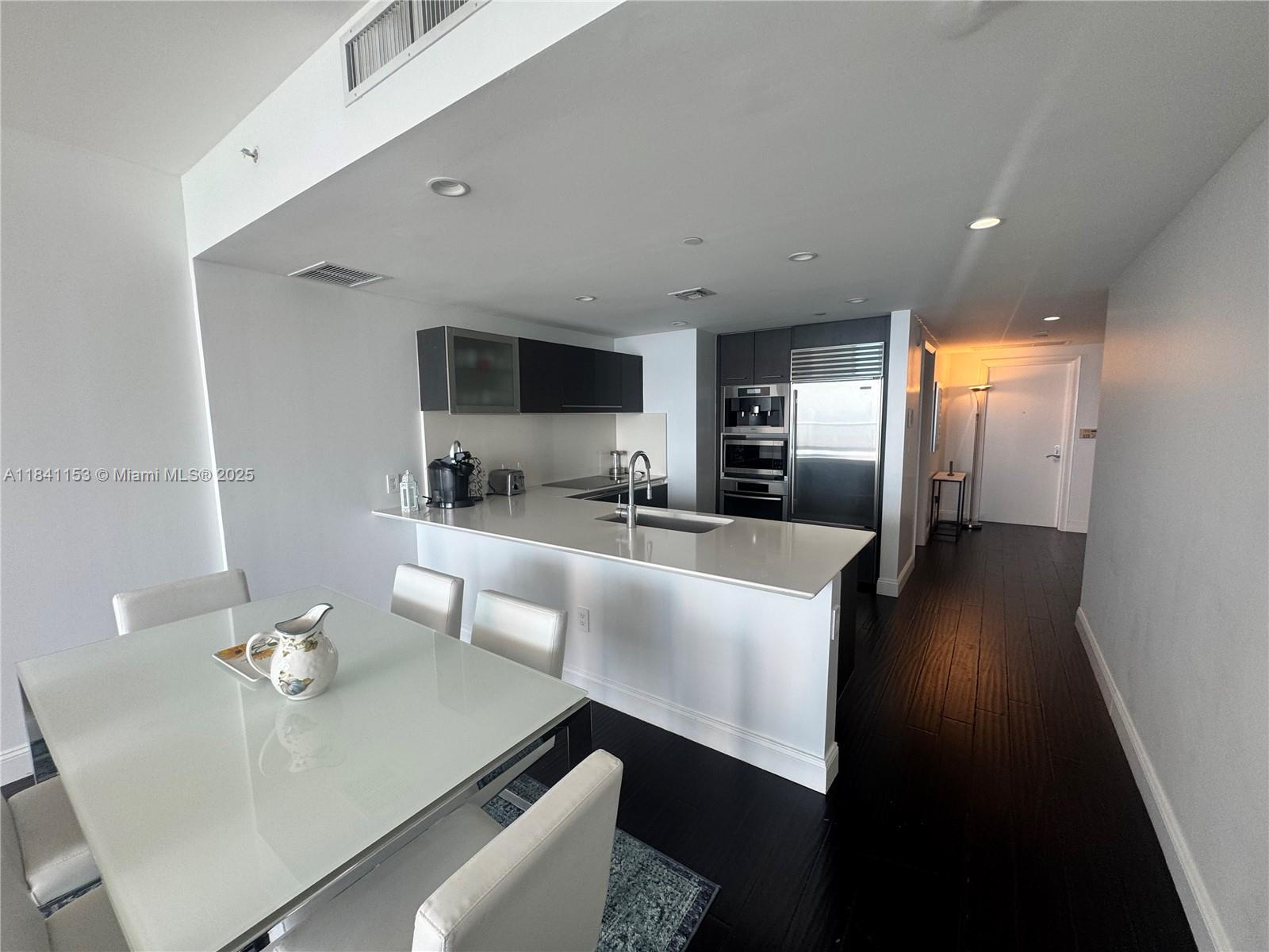17001 Collins Ave 1002 Property Photo 3