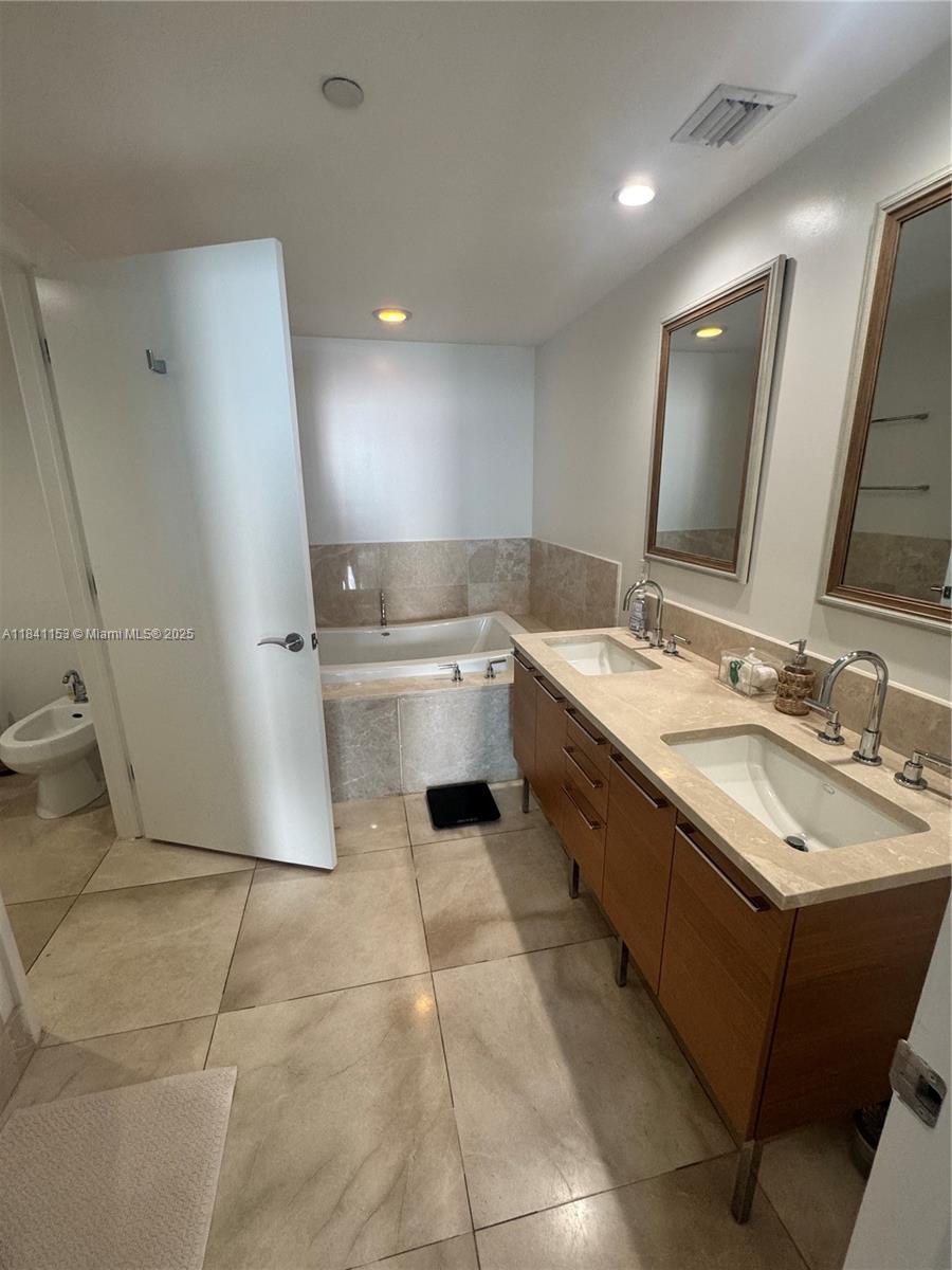 17001 Collins Ave 1002 Property Photo 11