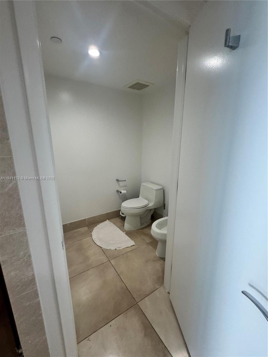 17001 Collins Ave 1002 Property Photo 12