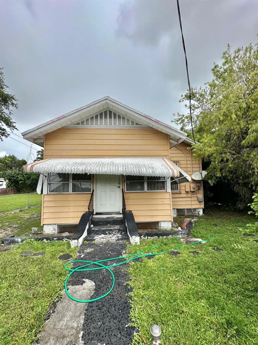 1521 NW 51st St Property Photo 1