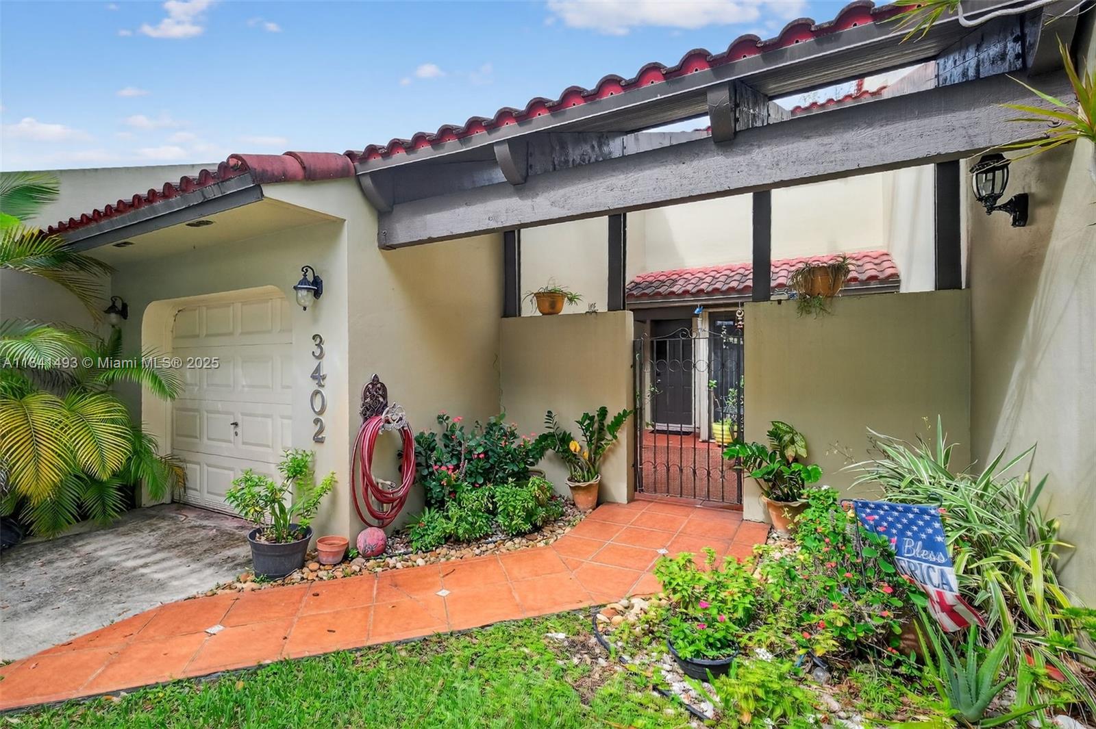 3402 Torremolinos Ave F-35 Property Photo 1
