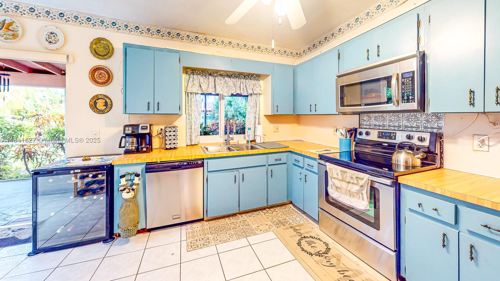 8121 Sw 205th St Property Photo 5