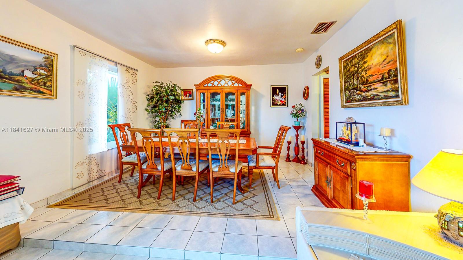 8121 Sw 205th St Property Photo 6