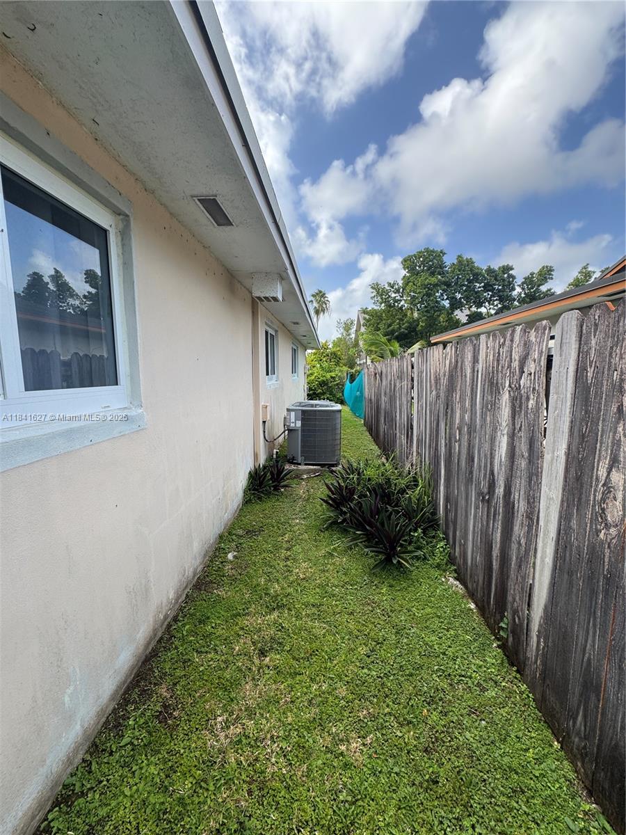 8121 Sw 205th St Property Photo 18