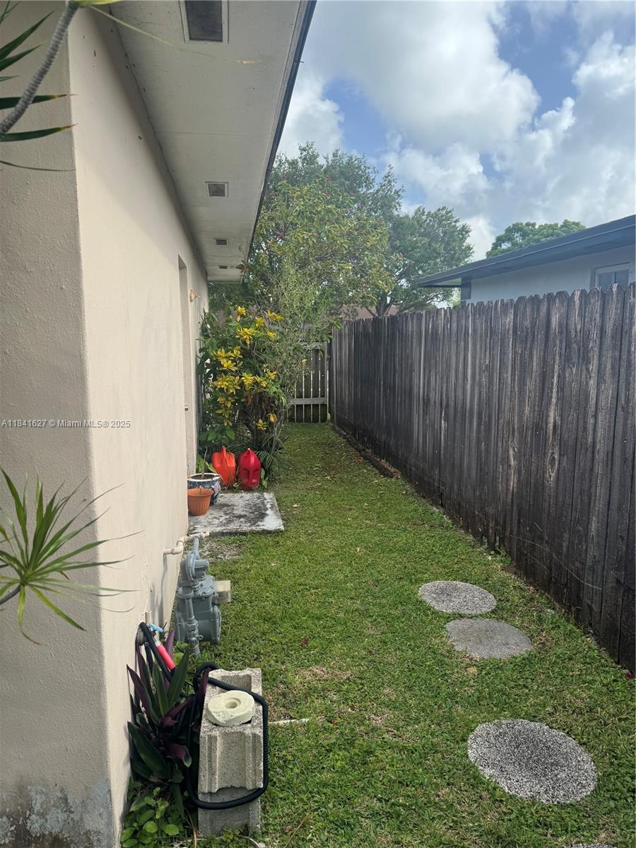 8121 Sw 205th St Property Photo 25