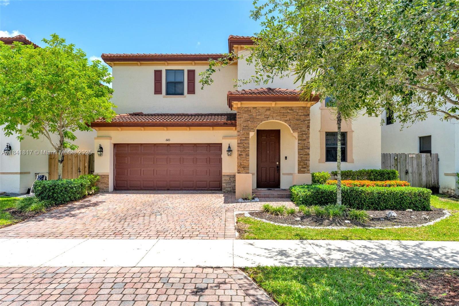 643 Se 37th Ter Property Photo 1