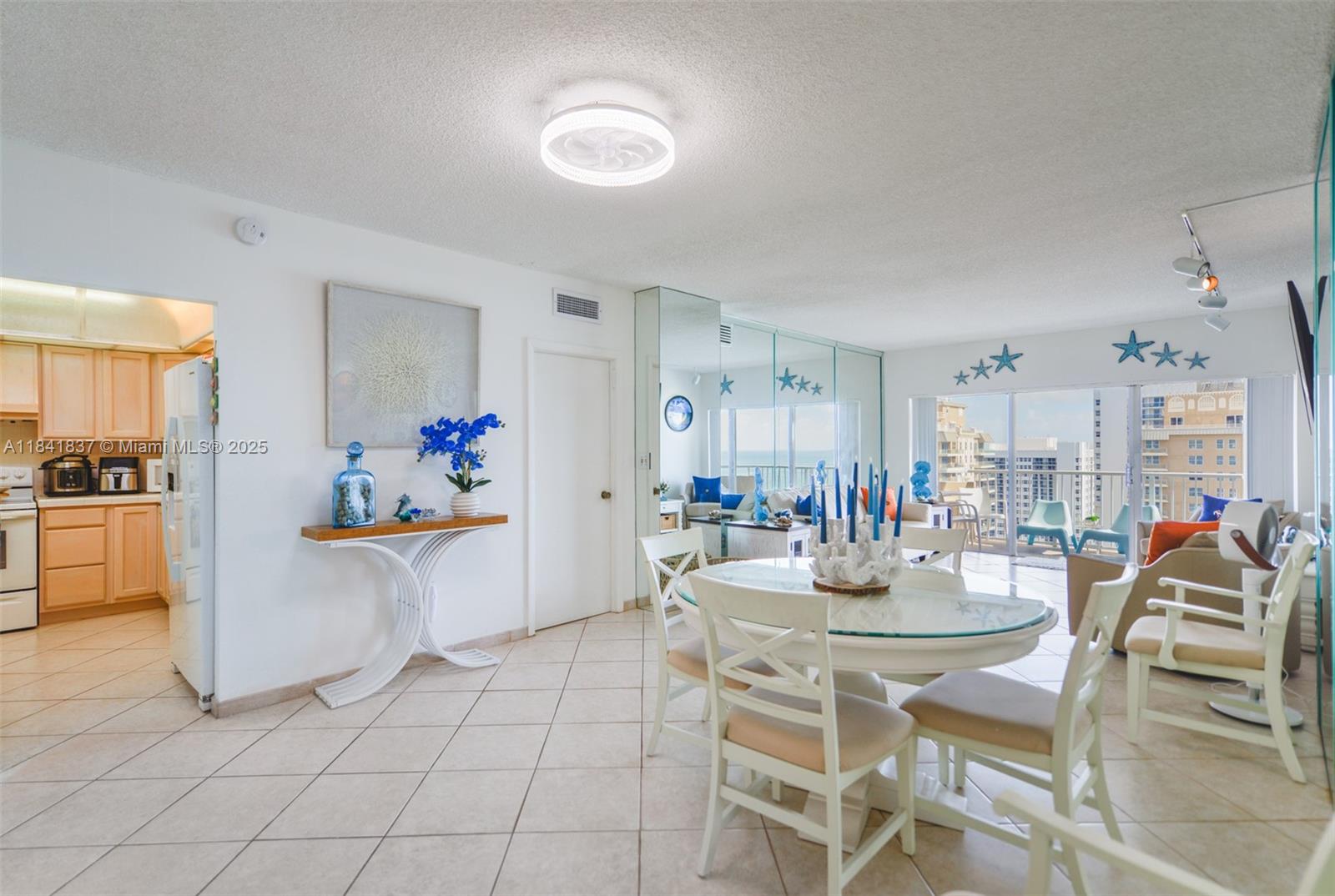 1950 S Ocean Dr 18b Property Photo 3