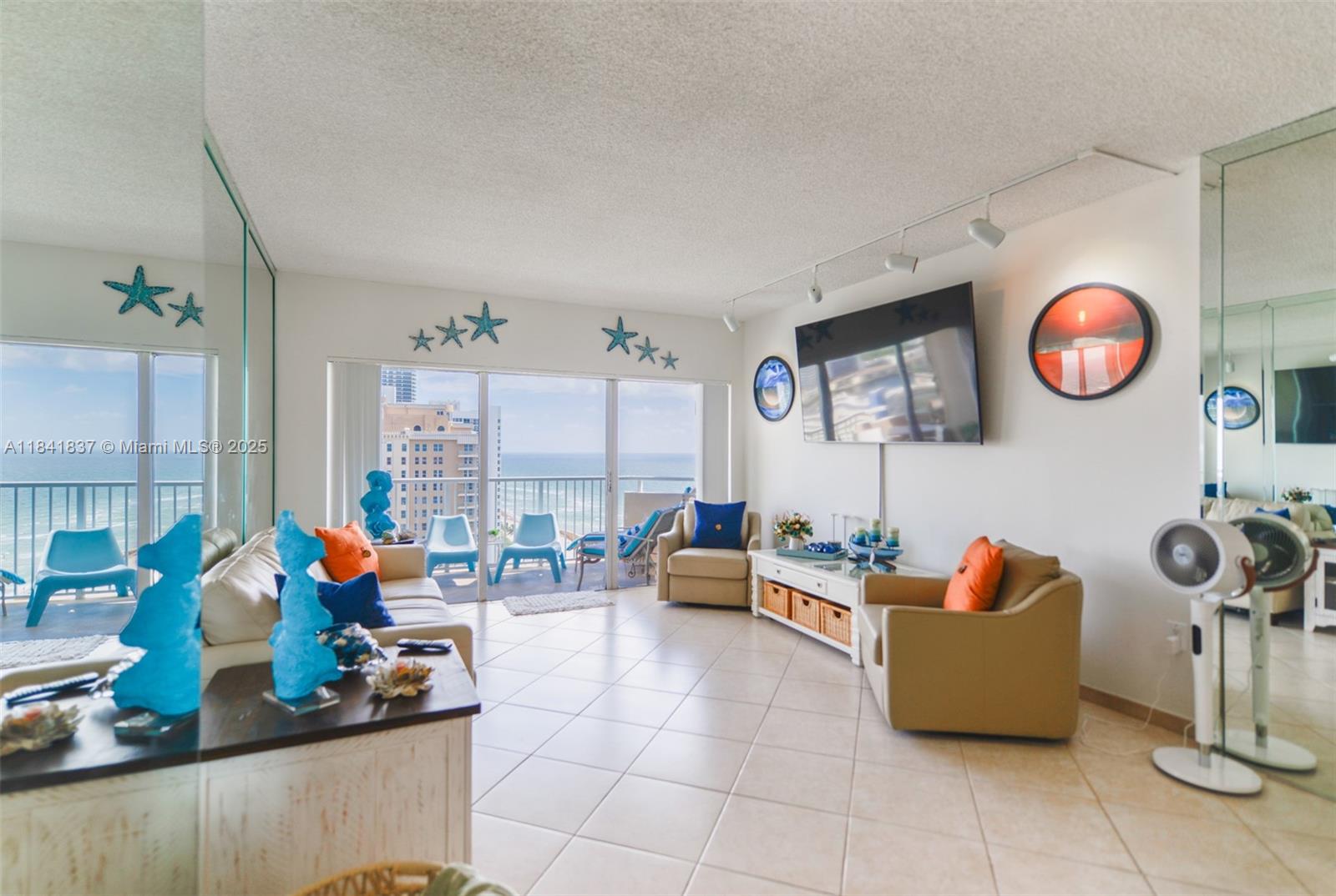 1950 S Ocean Dr 18b Property Photo 4