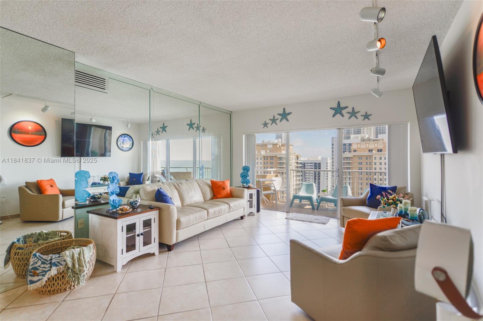 1950 S Ocean Dr 18b Property Photo 5