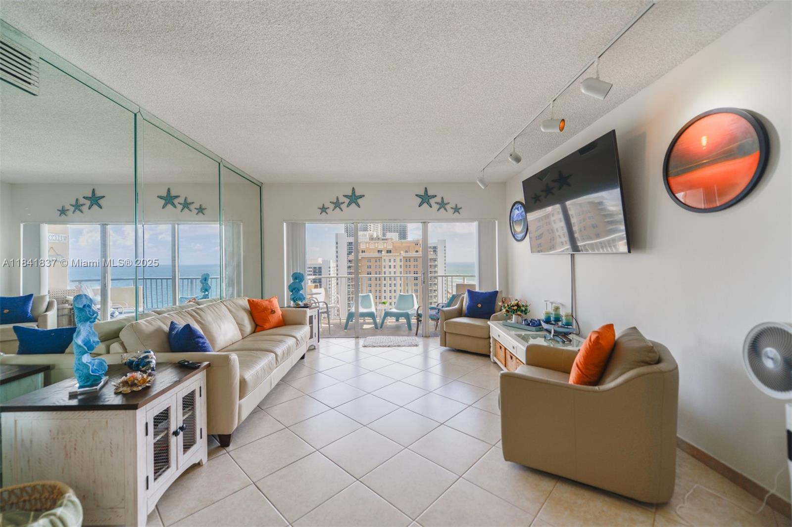 1950 S Ocean Dr 18b Property Photo 6