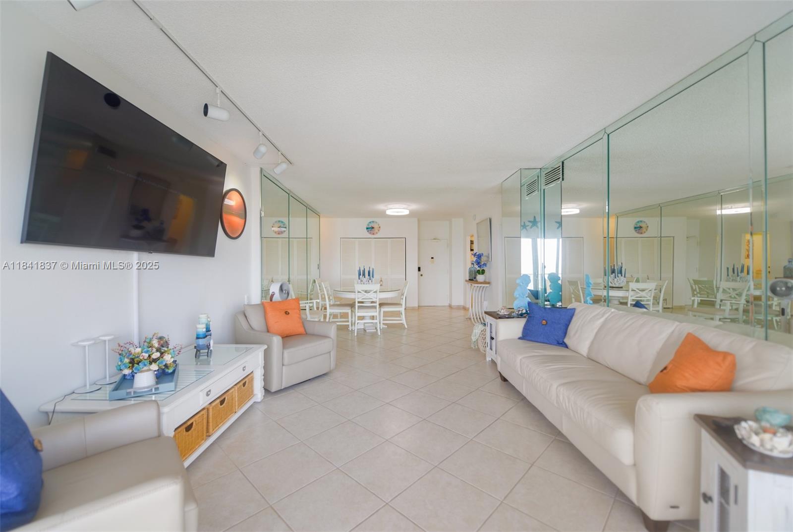 1950 S Ocean Dr 18b Property Photo 7