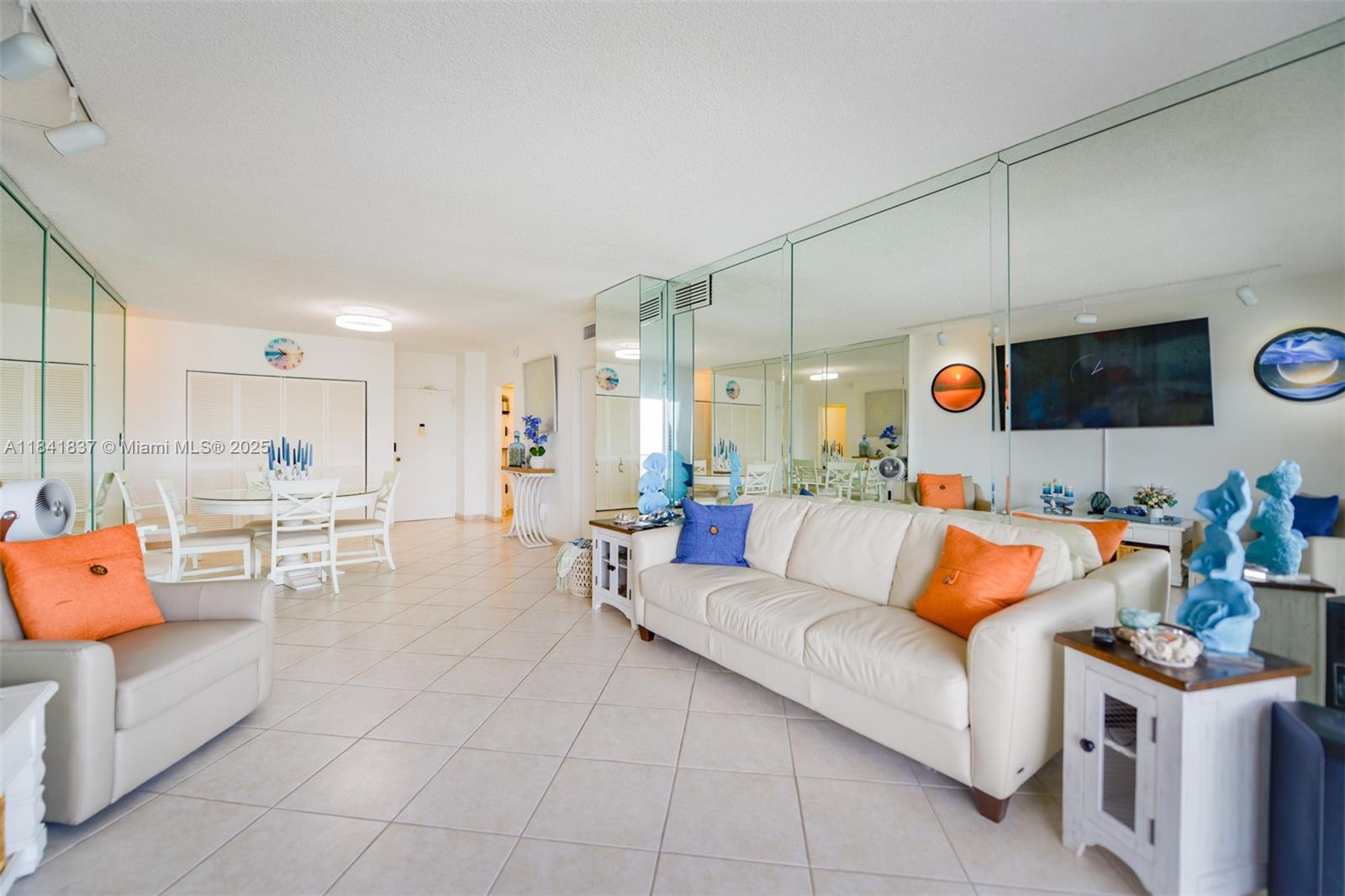 1950 S Ocean Dr 18b Property Photo 8