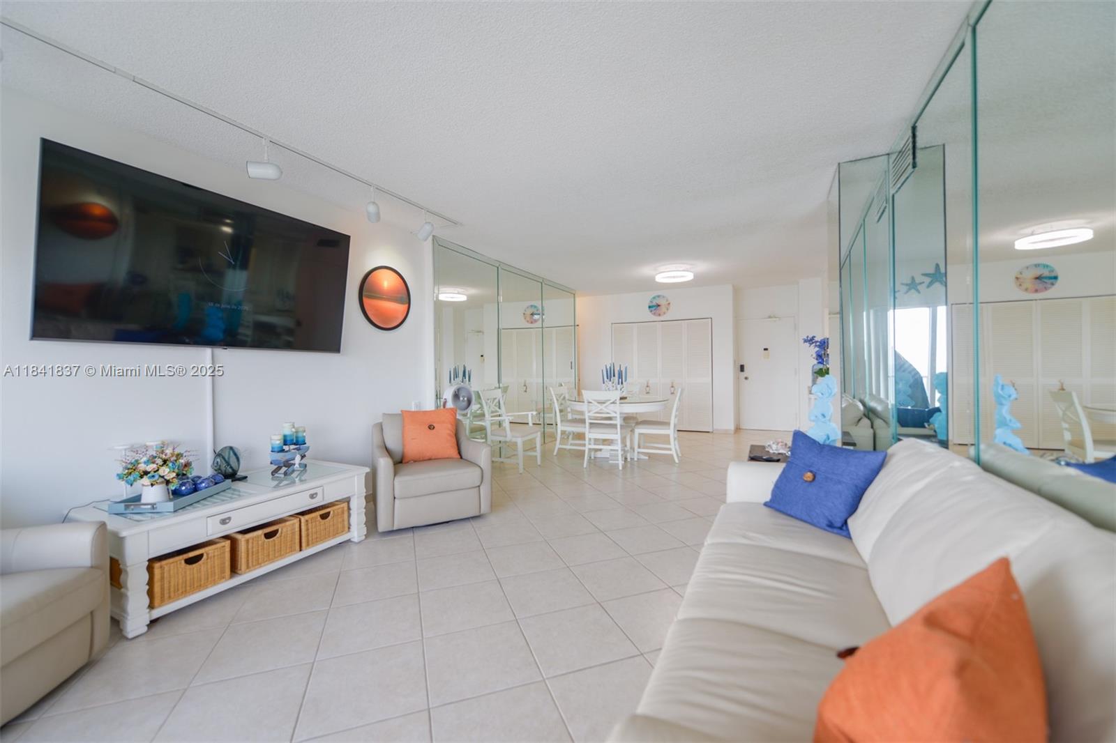 1950 S Ocean Dr 18b Property Photo 9