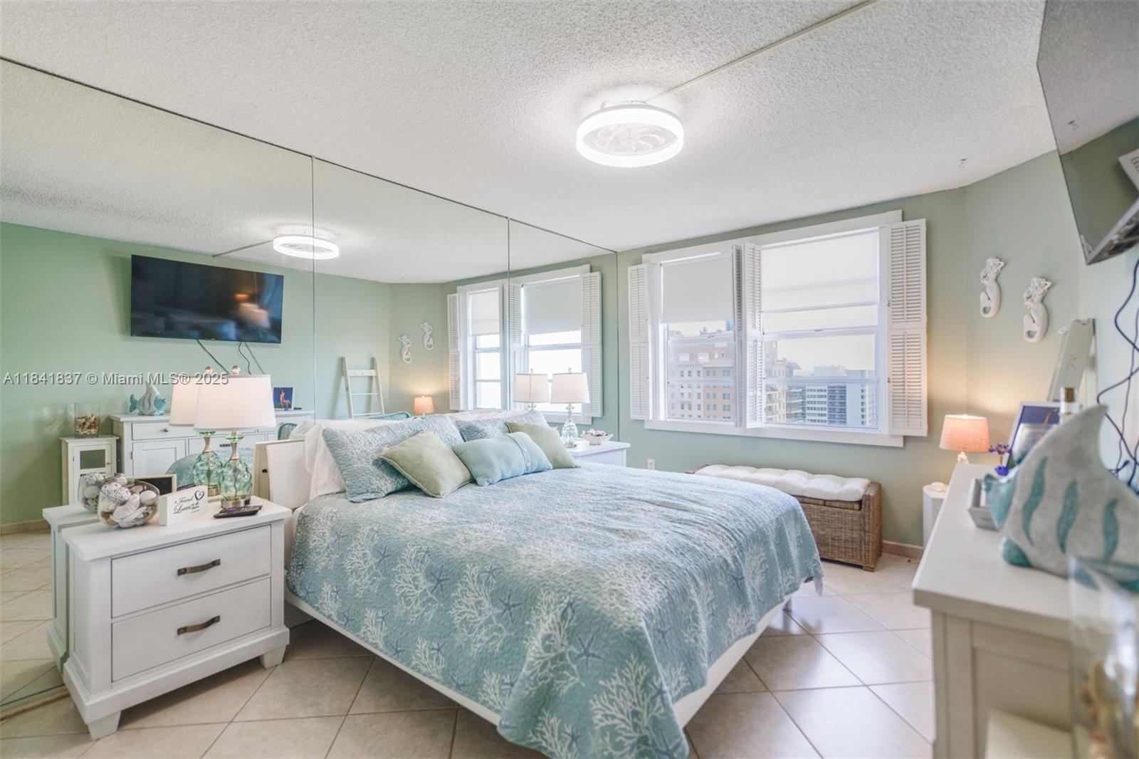 1950 S Ocean Dr 18b Property Photo 16