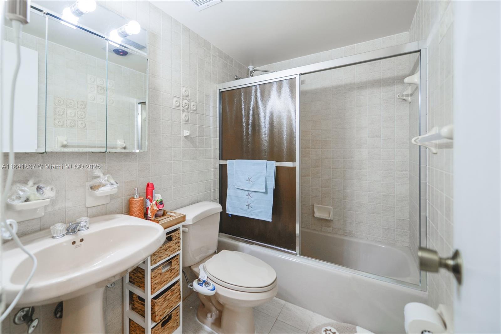 1950 S Ocean Dr 18b Property Photo 22