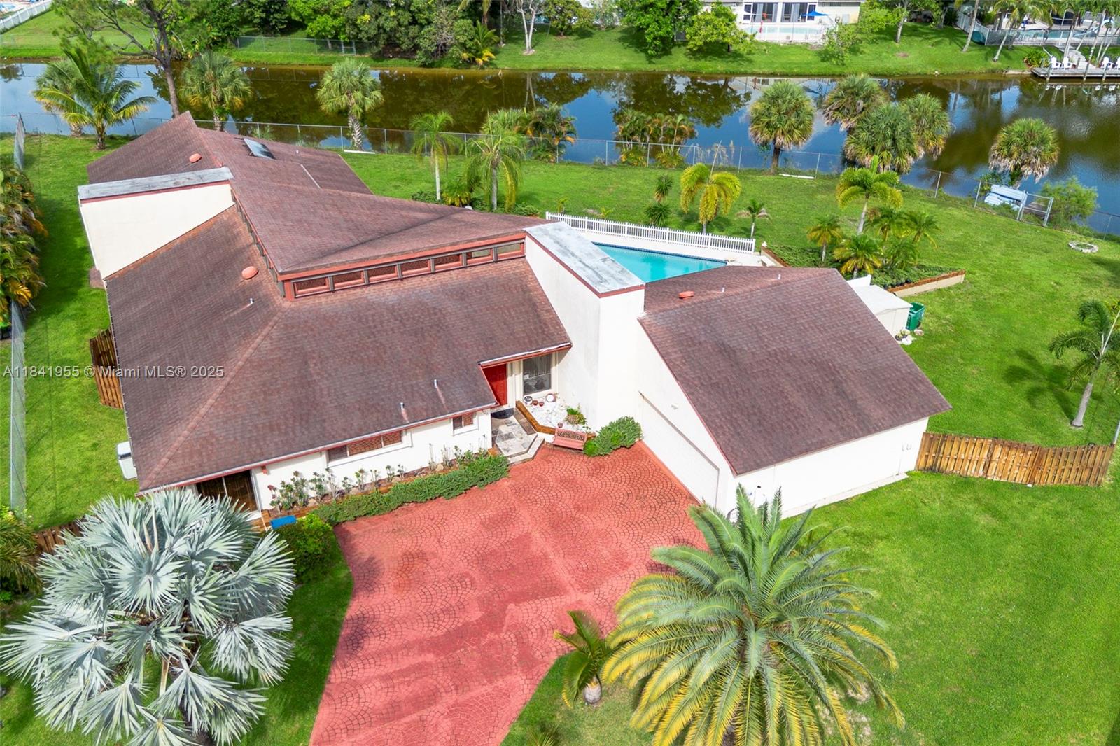 108 Paseo Ct.