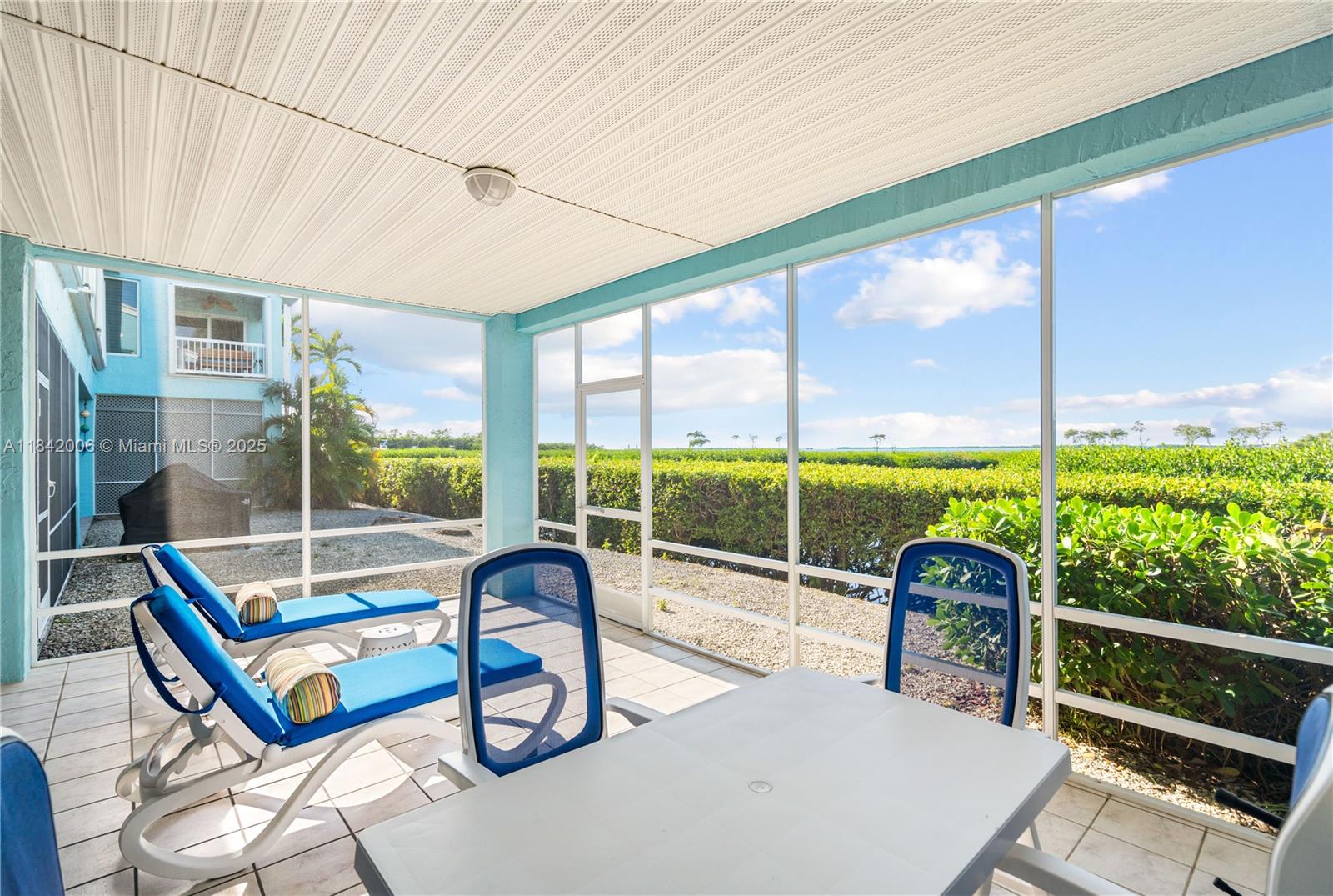 9832 Leeward Property Photo 3