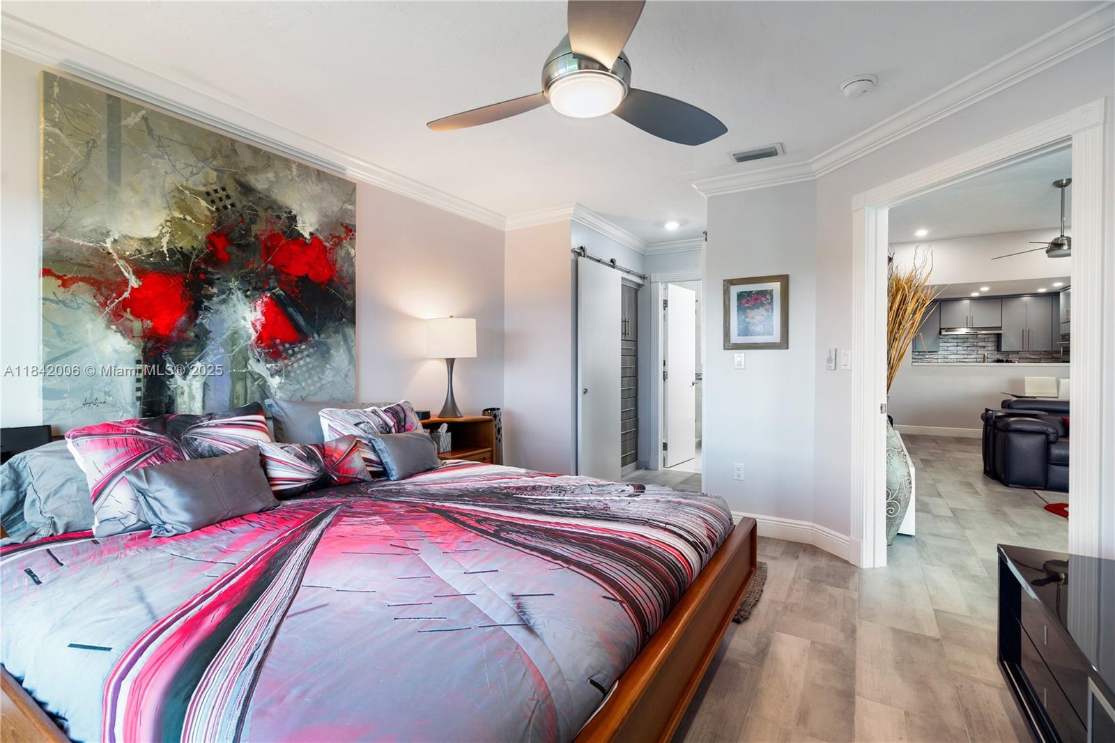 9832 Leeward Property Photo 21