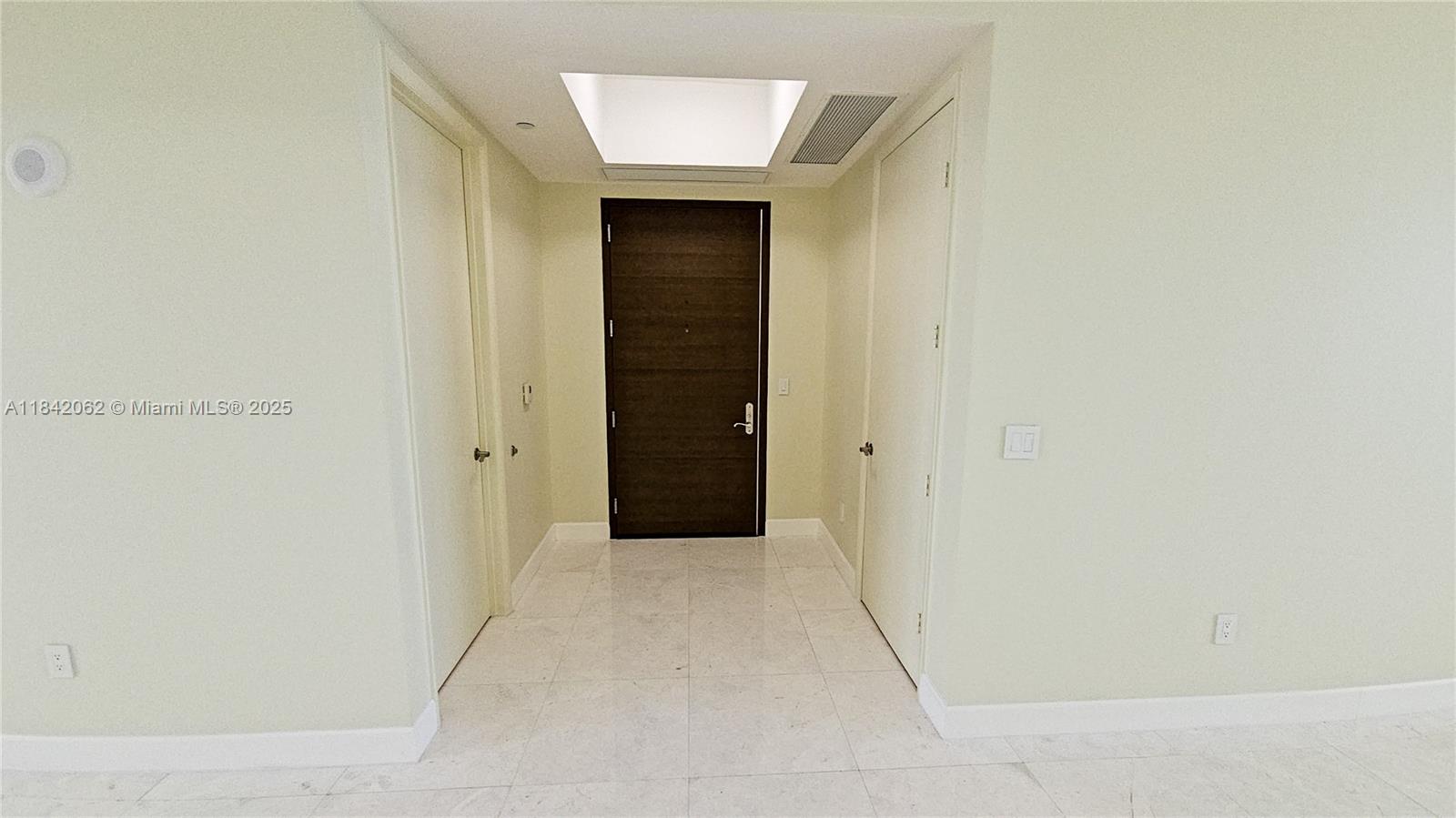 15901 collins ave 2106 Property Photo 1