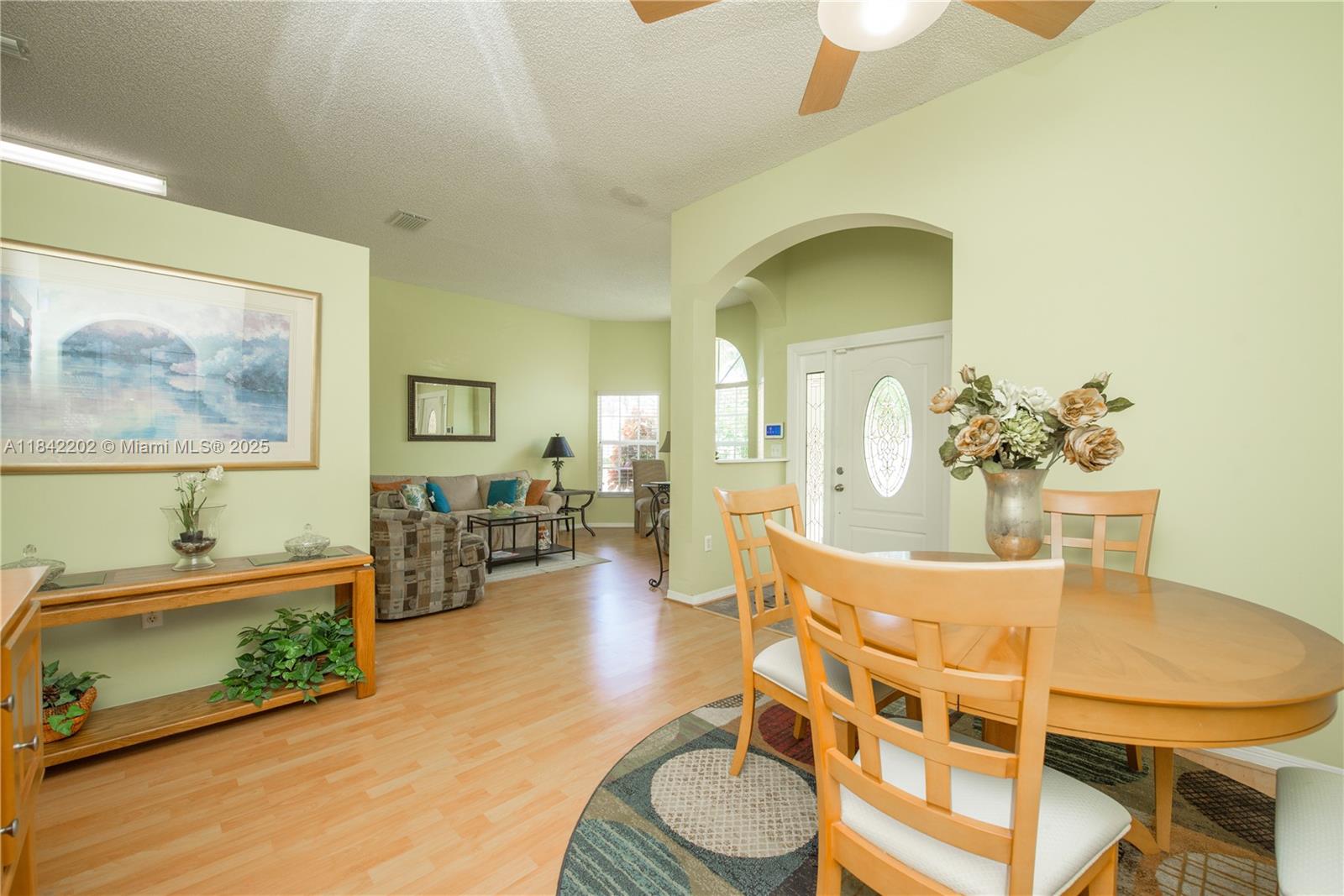 460 Se 24th Dr Property Photo 5