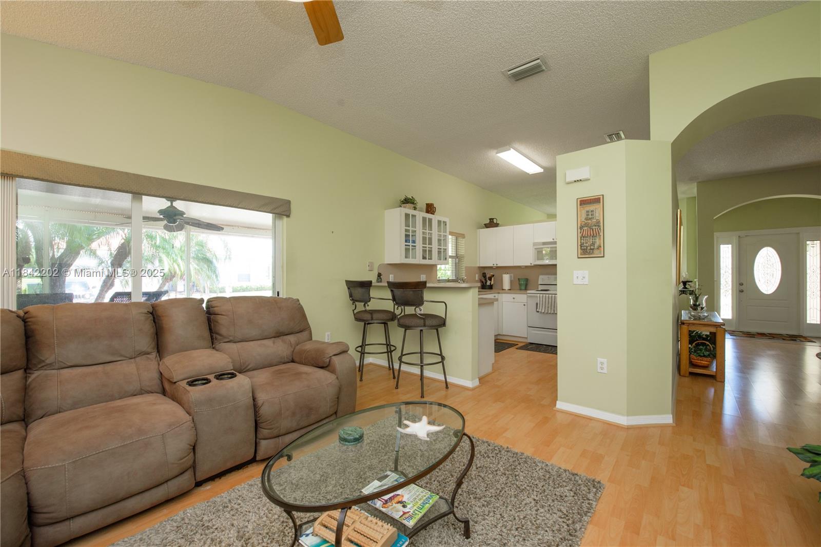 460 Se 24th Dr Property Photo 7