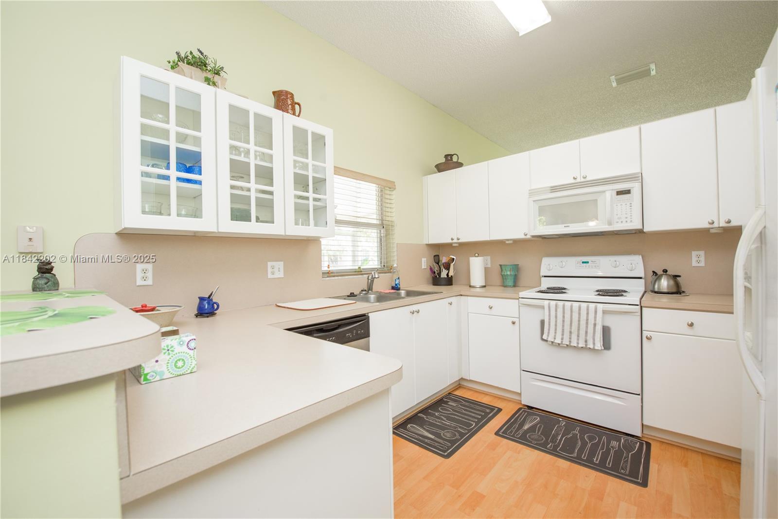 460 Se 24th Dr Property Photo 9