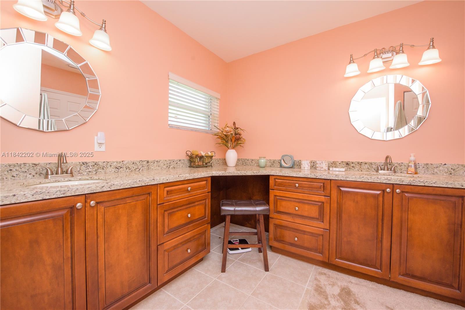 460 Se 24th Dr Property Photo 14