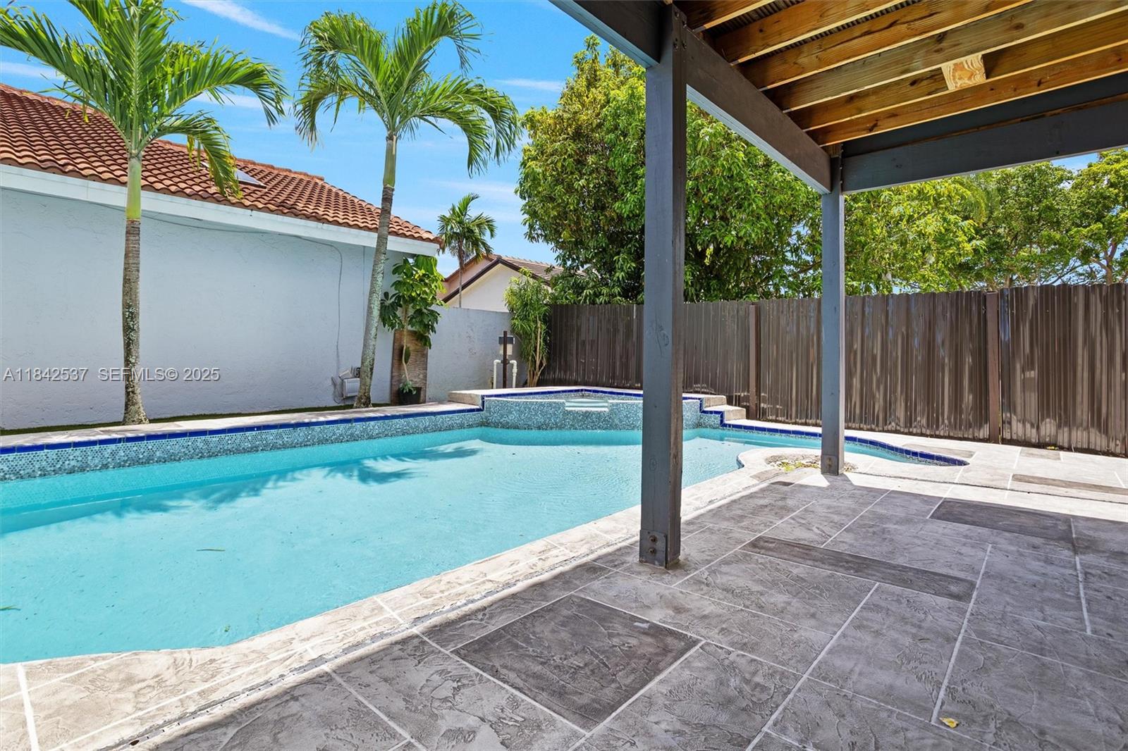 17532 Nw 61st Ct N Property Photo 3