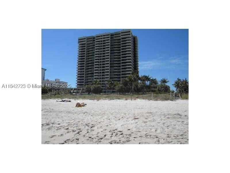 2555 Collins Ave Ph214 Property Photo 24