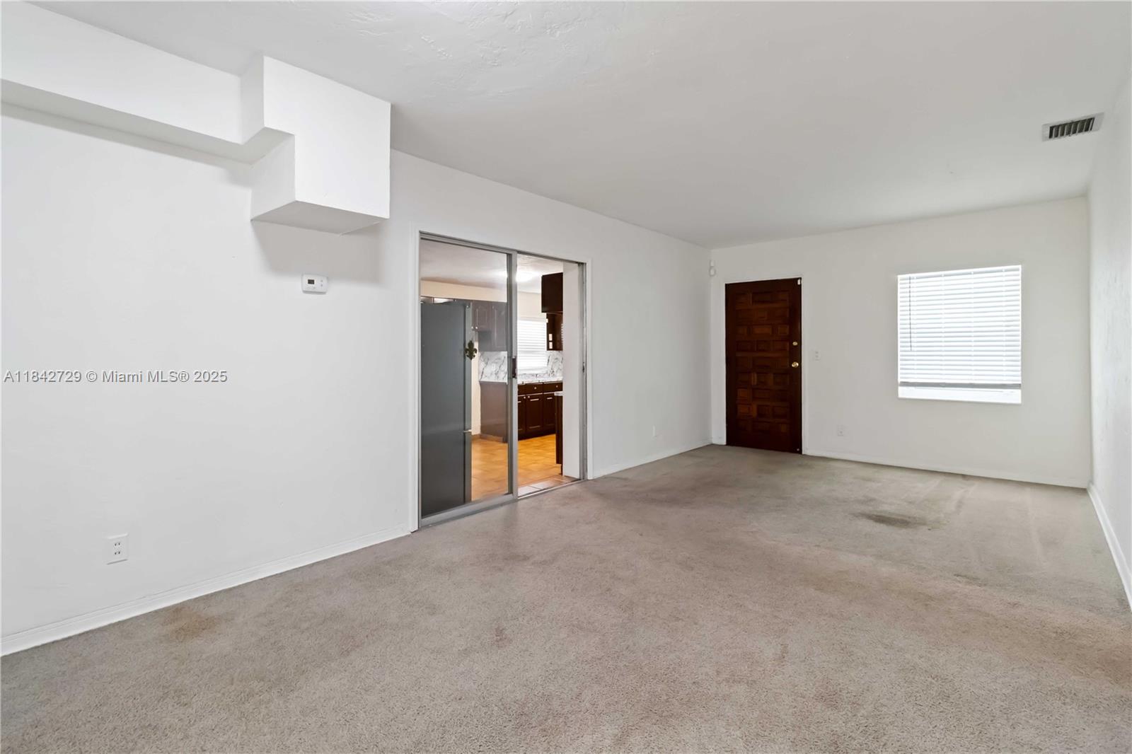 14520 Fillmore St Property Photo 6